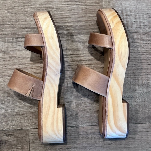 Nisolo Ellie All-Day Clog Sandal in Tan - Picture 8 of 11